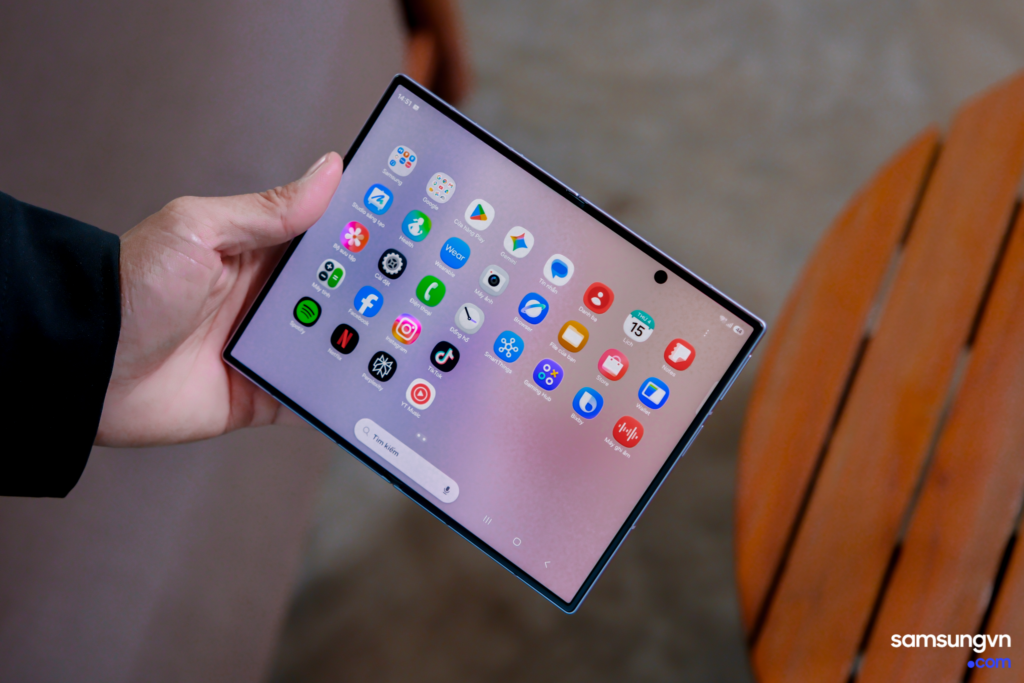 Samsung Display có thể chiếm 66% thị phần tấm nền màn hình gập toàn cầu nhờ Galaxy Z Fold8 lẫn iPhone Duo
